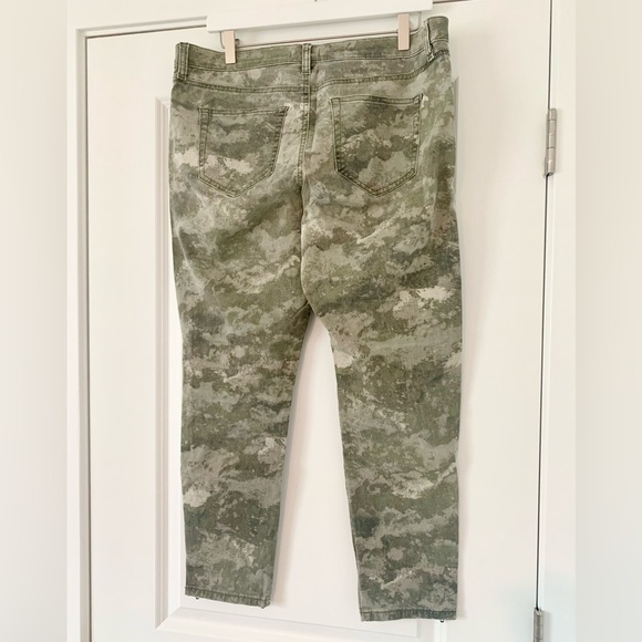 MOVING SALE | Urban Outfitters BDG Women’s Moto-Style Camo Pants, Size 32 - Picture 7 of 9